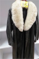 Ladies Full Length Leather Coat w/ Fur Collar sz14
