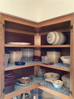 Shelf Contents: Kitchen Supplies