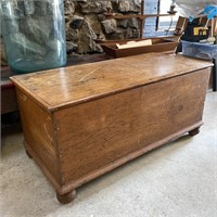 Blanket Chest with Bun Feet