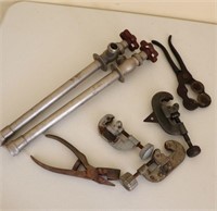 Vtg Pipe Tools and Prier Valves