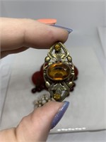 ANTIQUE YELLOW STONE BROOCH