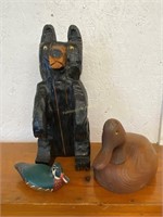 Wooden bear & 2 carved ducks