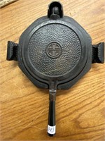 Griswold #8 hammered waffle iron