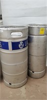 2 Kegs approx. 5.16Gal. And 7.75 Gal