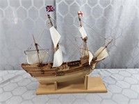 Model Display Ship