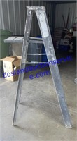 5’ Aluminum Ladder