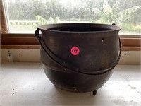 Cast Iron 3 Legged Pot