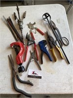 Pipe cutter and tinsnips
