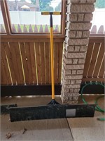 48" Snow Shovel