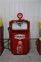 FOREIGN APLAD GAS PUMP 32"X16"X71"