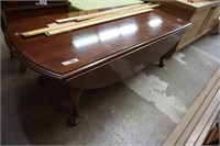 DROP LEAF DINING ROOM TABLE