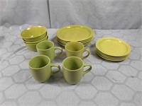Green Dishes. Dinner Plates, Salad Plates, Bowls,