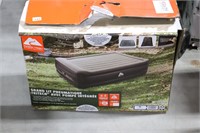 NEW OZARK TRAIL TRITECH QUEEN AIRBED WITH