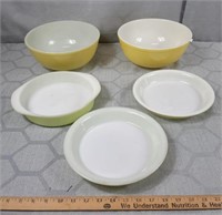 Pyrex Mixing Bowls, Pyrex Pie Plates, And Pyrex