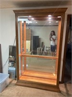 Lighted oak display case with 1 mirrored and 4