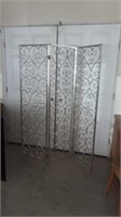 METAL ROOM DIVIDER