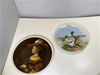 2 Decorative Plates