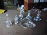 Bl of nice glasses and crystal pieces