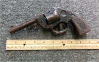 DG79- pressed steel clicker revolver toy gun