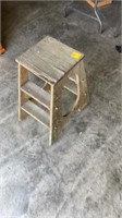 Two sided step ladder