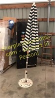 Patio umbrella w/stand