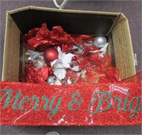 Merry & Bright Light up & Box of Bows & Orn
