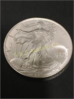 2001  silver eagle round.  1oz. .999