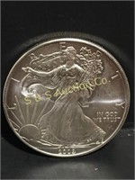 2009  silver eagle round.  1oz. .999
