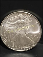 2010  silver eagle round.  1oz. .999