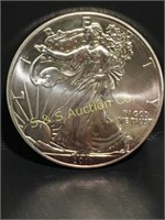 2011  silver eagle round.  1oz. .999