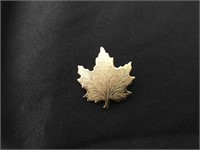 Maple Leaf Brooch Gold Coloured