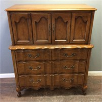 WHITE FINE FURNITURE CHEST OF DRAWERS