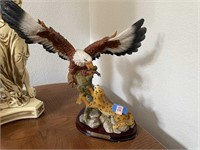 L - Eagle Figurine