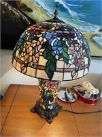 L - Beautiful Tiffany Style Lamp