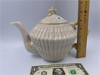 Beleek tea pot with lid approx. 6" tall x 10 1/2"