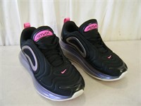 Nice pair Nike women's shoes size 8