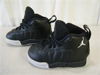 Nice pair Jordans toddler shoes size 5C