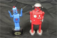 Vintage Small Tin & Plastic Toy Robots