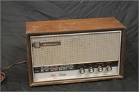Vintage Collectible Magnavox High Fidelity Radio