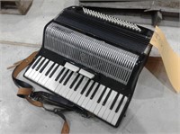 Orontalini Accordian in Case Priced at $270