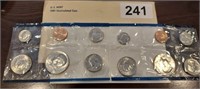 1981 US MINT UNCIRCULATED COIN SET BOTH P&D