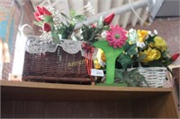 BASKETS WITH ARTIFICIAL FLOWERS