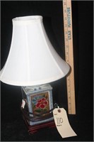 CUTE PORCELAIN W/WOOD BASE LAMP