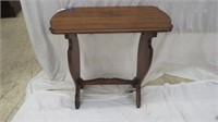 ANTIQUE MAHOGANY PARLOR TABLE