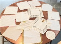 Vintage Textiles Linen Table Lot