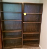 2 bookcases that match lot 203