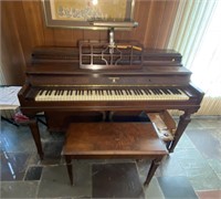 HUNTINGTON NEW YORK PIANO AND BENCH 56WX24DX39H