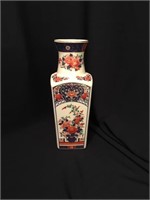 CASSIDY IMARI JAPAN VASE