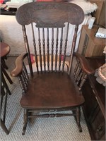 ANTIQUE ROCKING CHAIR