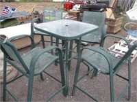 HIGH PATIO TABLE W/ 4 STOOLS